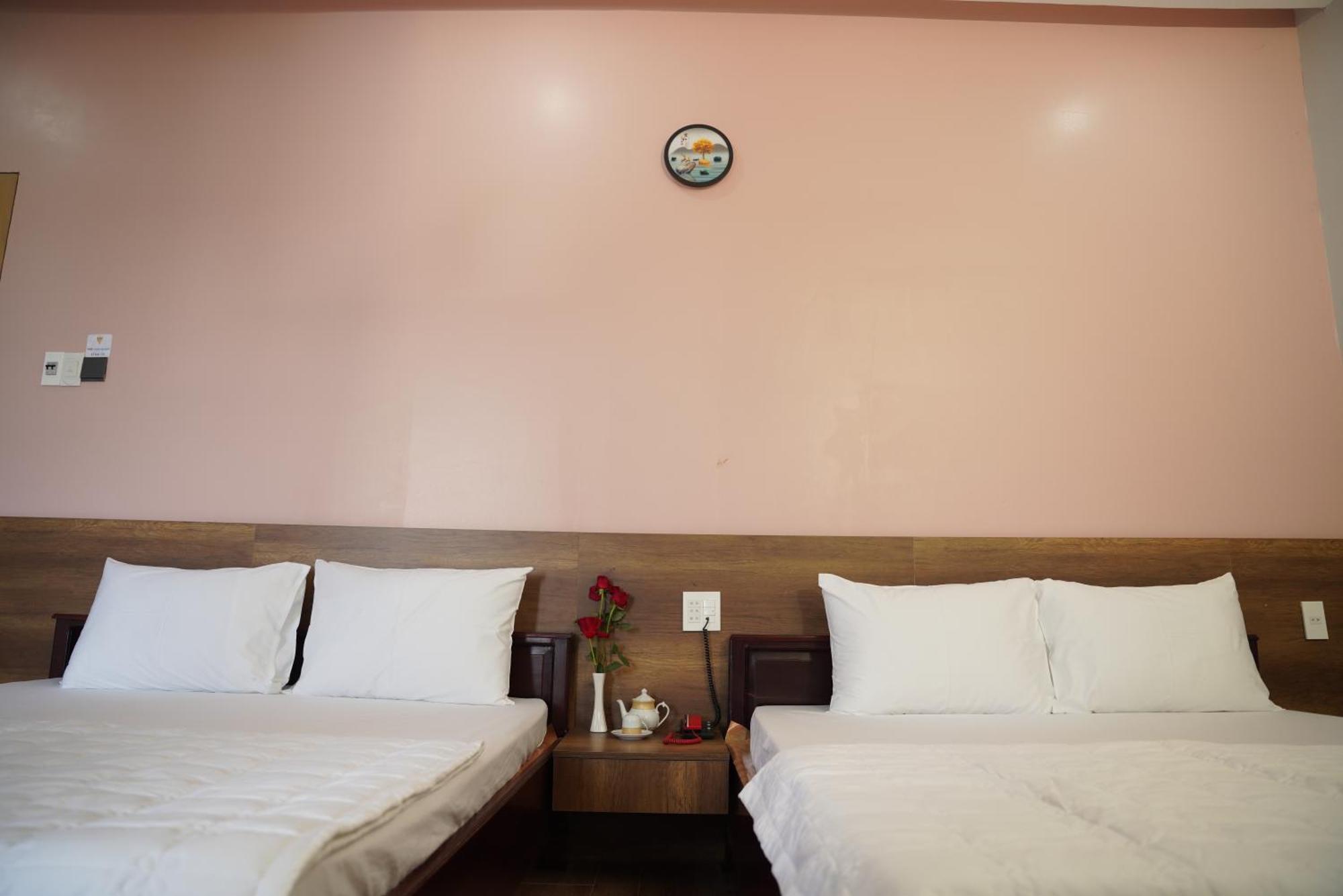 Hotel Khách Sạn Đế Vương Cao Lãnh Exterior foto