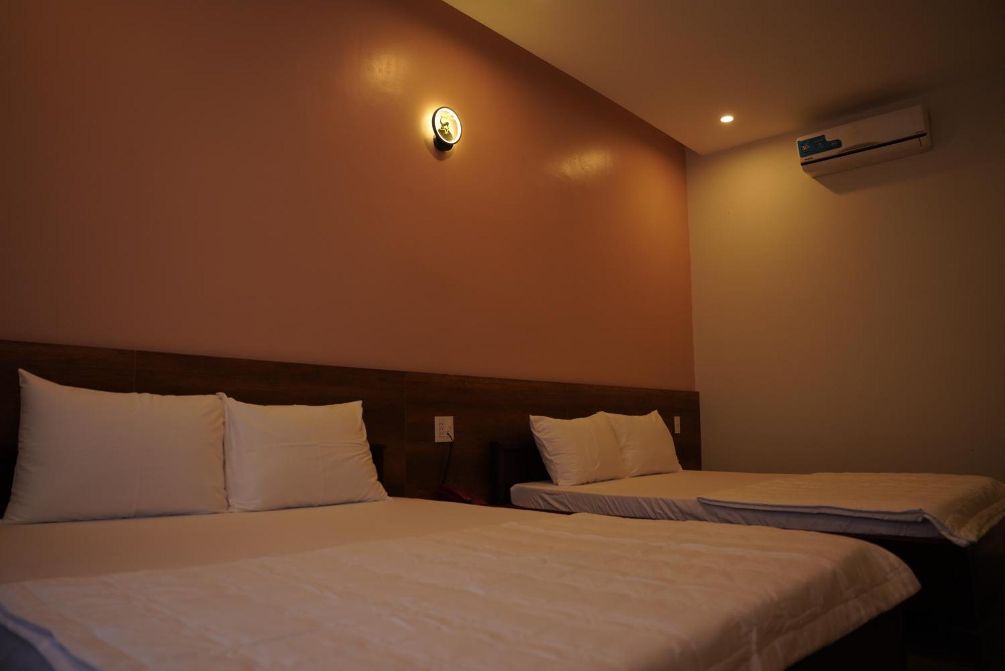 Hotel Khách Sạn Đế Vương Cao Lãnh Exterior foto