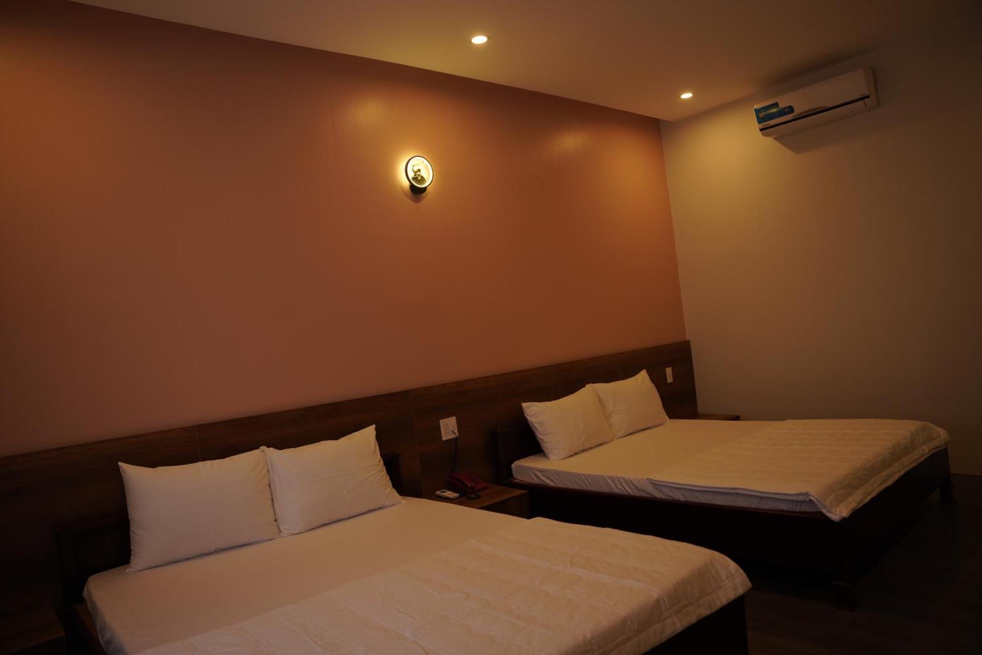 Hotel Khách Sạn Đế Vương Cao Lãnh Exterior foto
