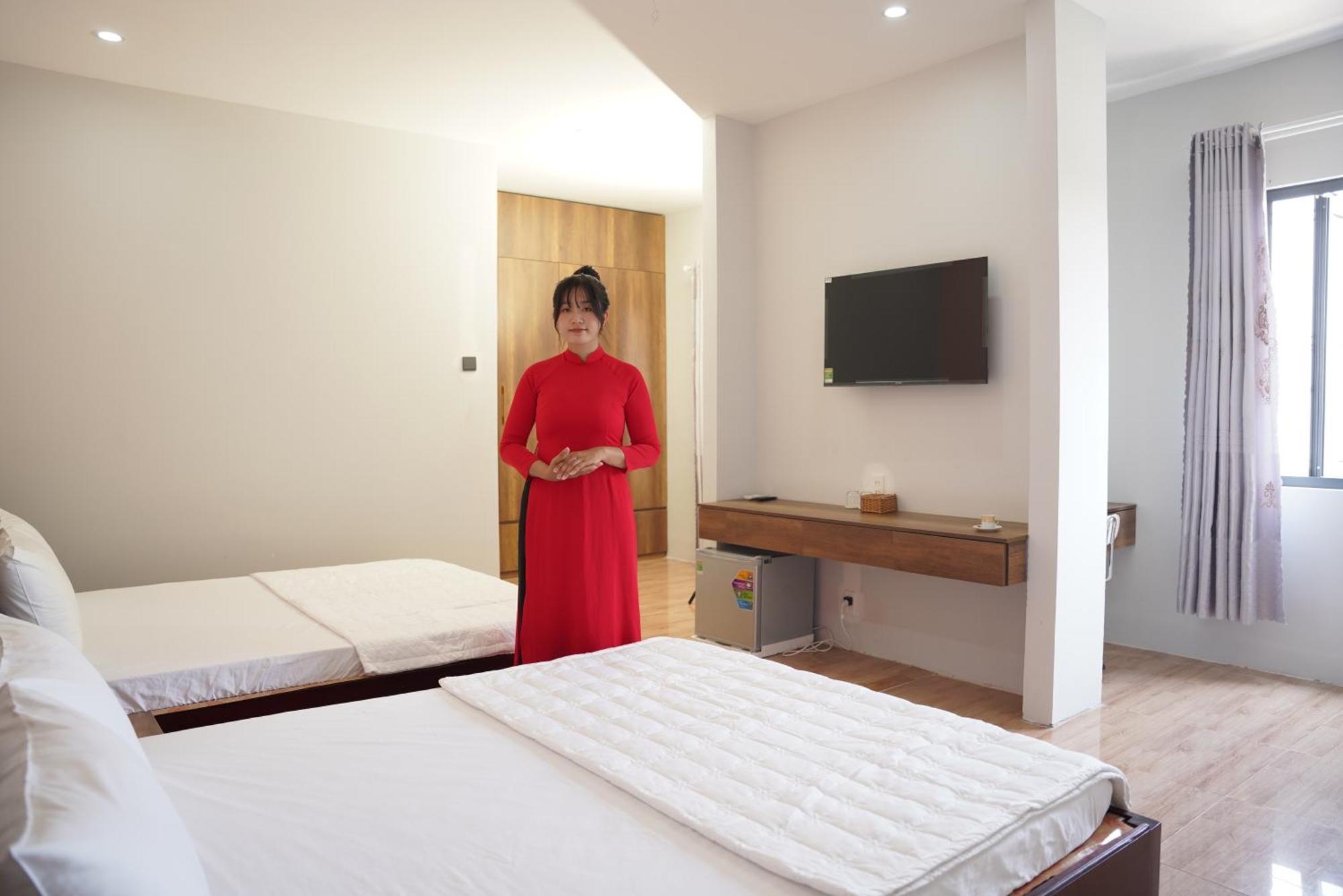 Hotel Khách Sạn Đế Vương Cao Lãnh Exterior foto
