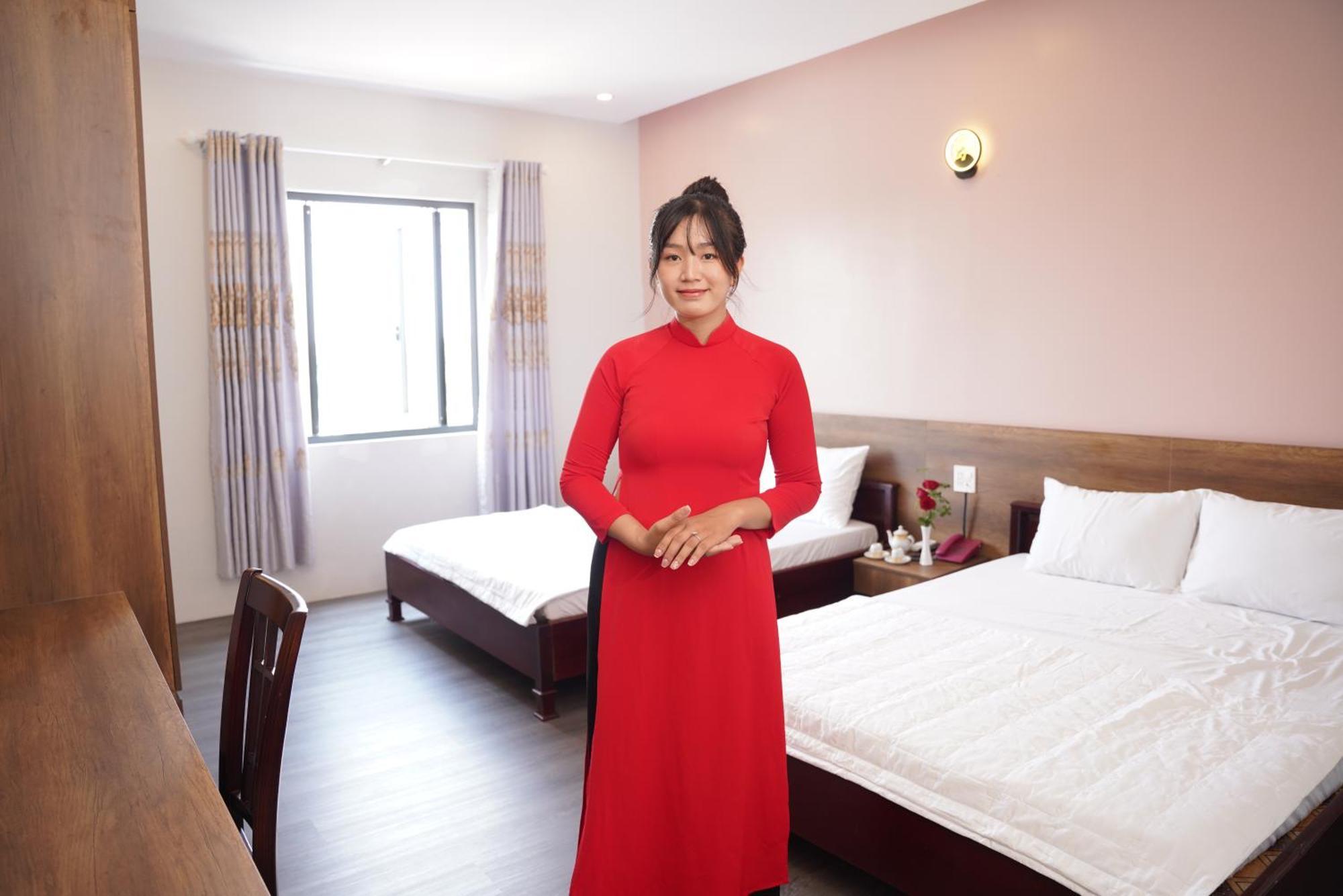 Hotel Khách Sạn Đế Vương Cao Lãnh Exterior foto
